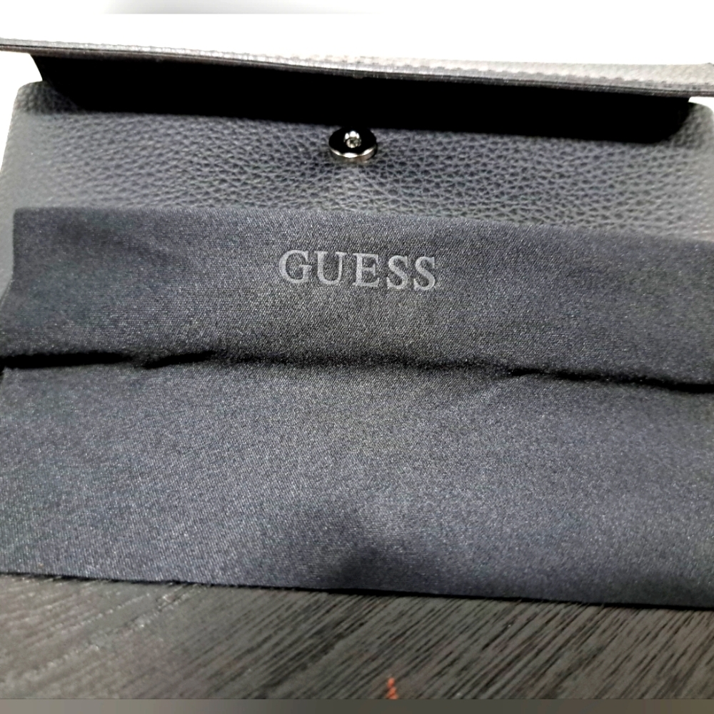 NEW- 3 pc GUESS Eyeglass Bundle blue/crystal frame 48-15-130 petite Case & cloth - Picture 5 of 6